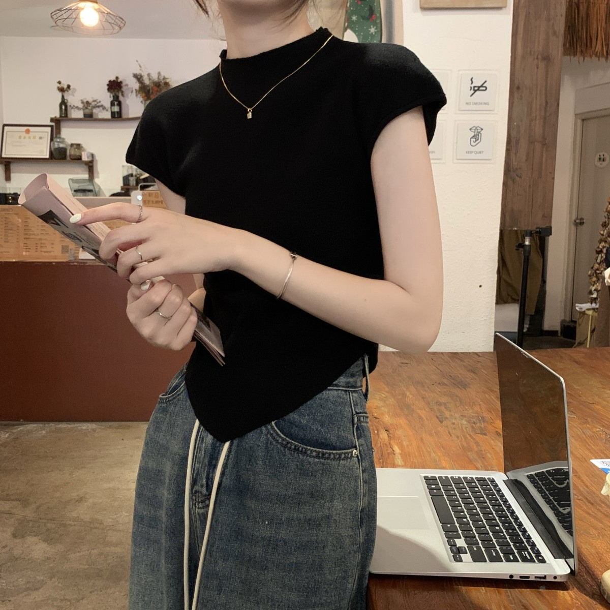 Irregular half-high neck T-shirt for women's summer new pure and desire short slim short sleeve gray tights