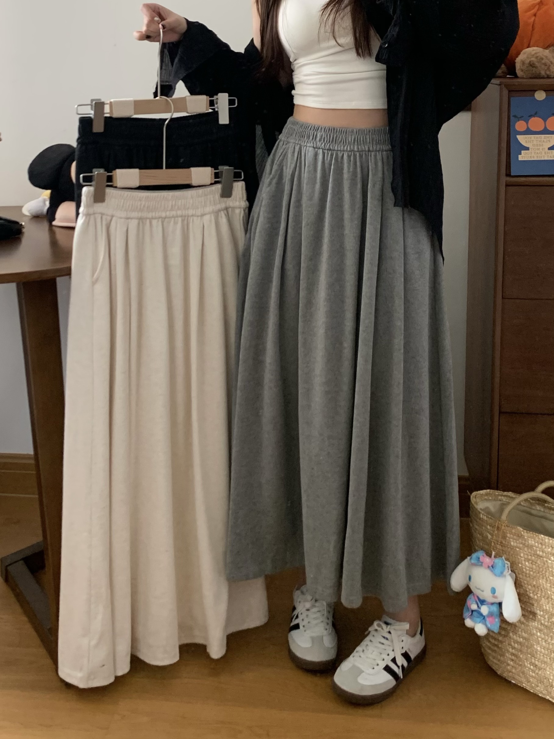 Real shot of gray droopy high waist loose pleated skirt large hem casual mid-length glutinous rice skirt skirt