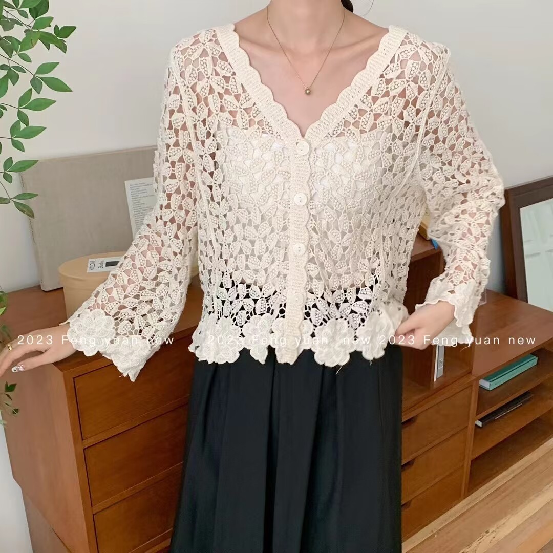 V-neck long-sleeved hook-and-flowered hollow knitted cardigan Spring and Autumn 2025 new lace thin solid color blouse short top