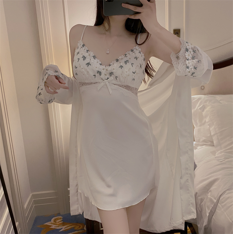 Real shot of sexy pajamas embroidered ice ribbon chest pad lace suspender skirt nightgown + cardigan robe