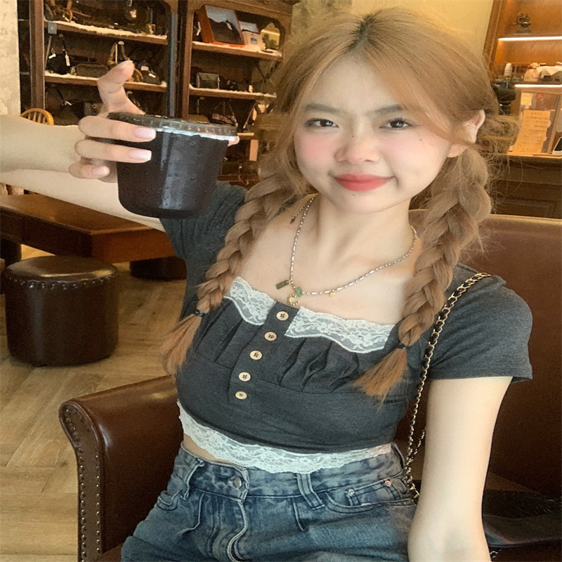 French lace spliced ​​square collar short-sleeved T-shirt for women in summer 2025 new temperament short slim slim top trendy