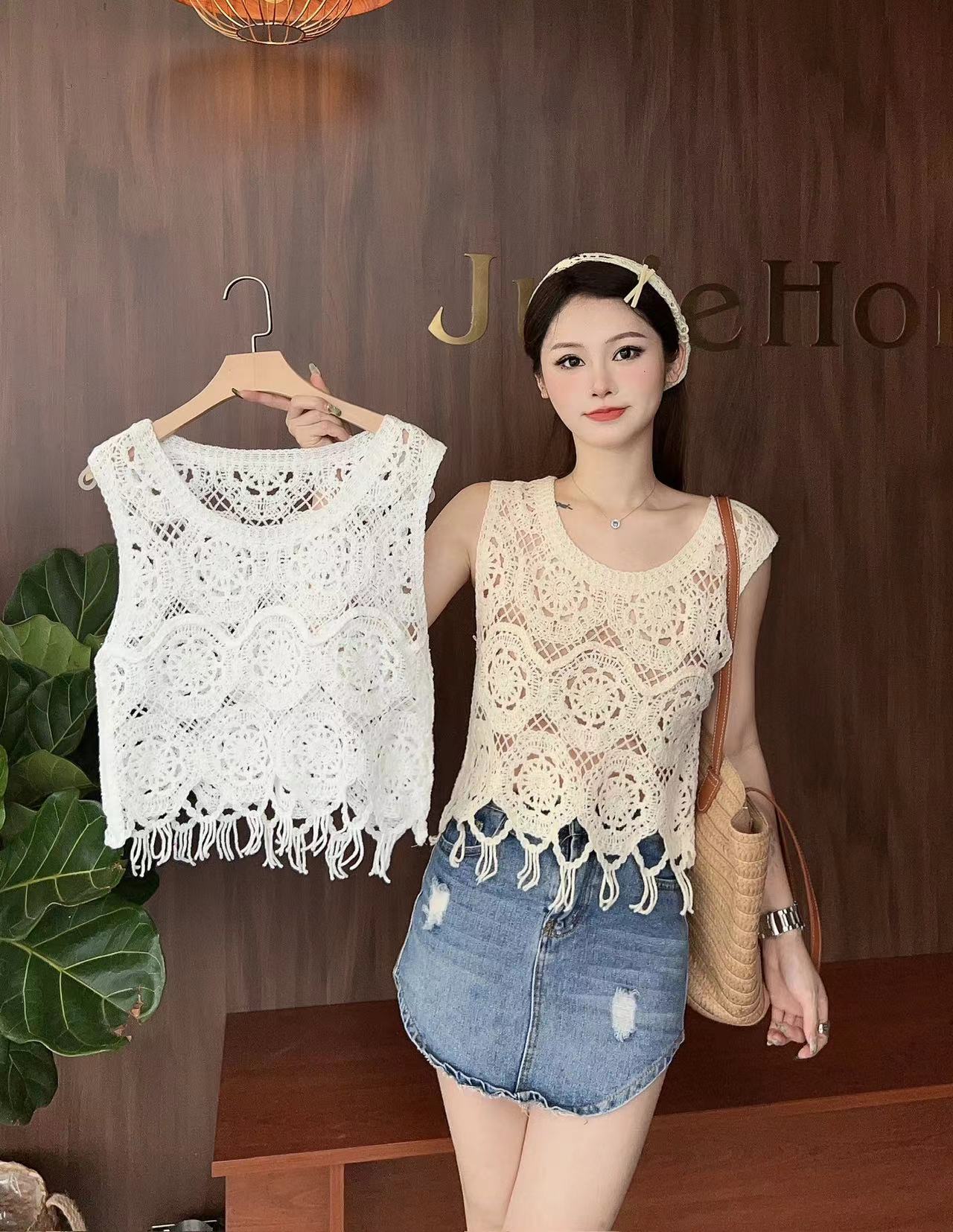 Retro hook flower hollow suspender vest women's design niche summer short slim vest top