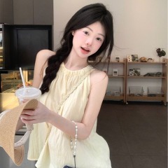 French temperament high-end halter vest for women in summer loose casual and unique pleated off-shoulder sleeveless top