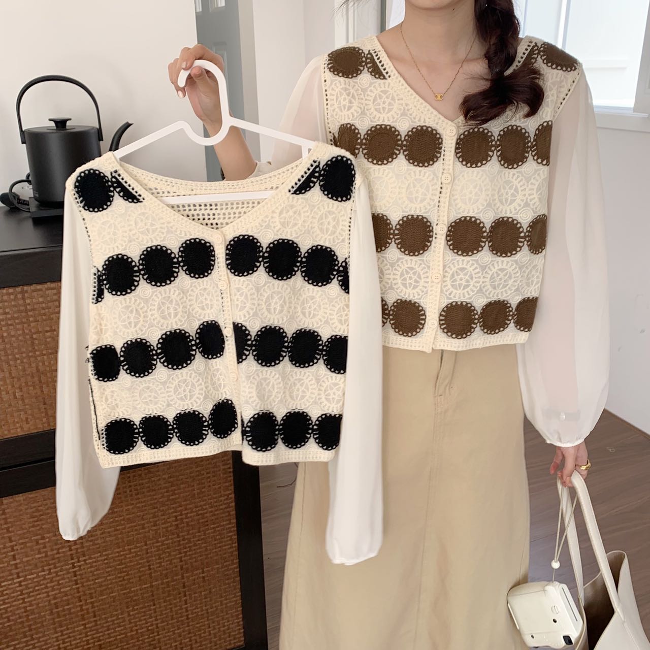 Heavy Industry Hook-Flower Hollow Spliced ​​Long Sleeve Top for Women Early Spring New V-neck Chiffon Sweater French Retro Chic Sweater