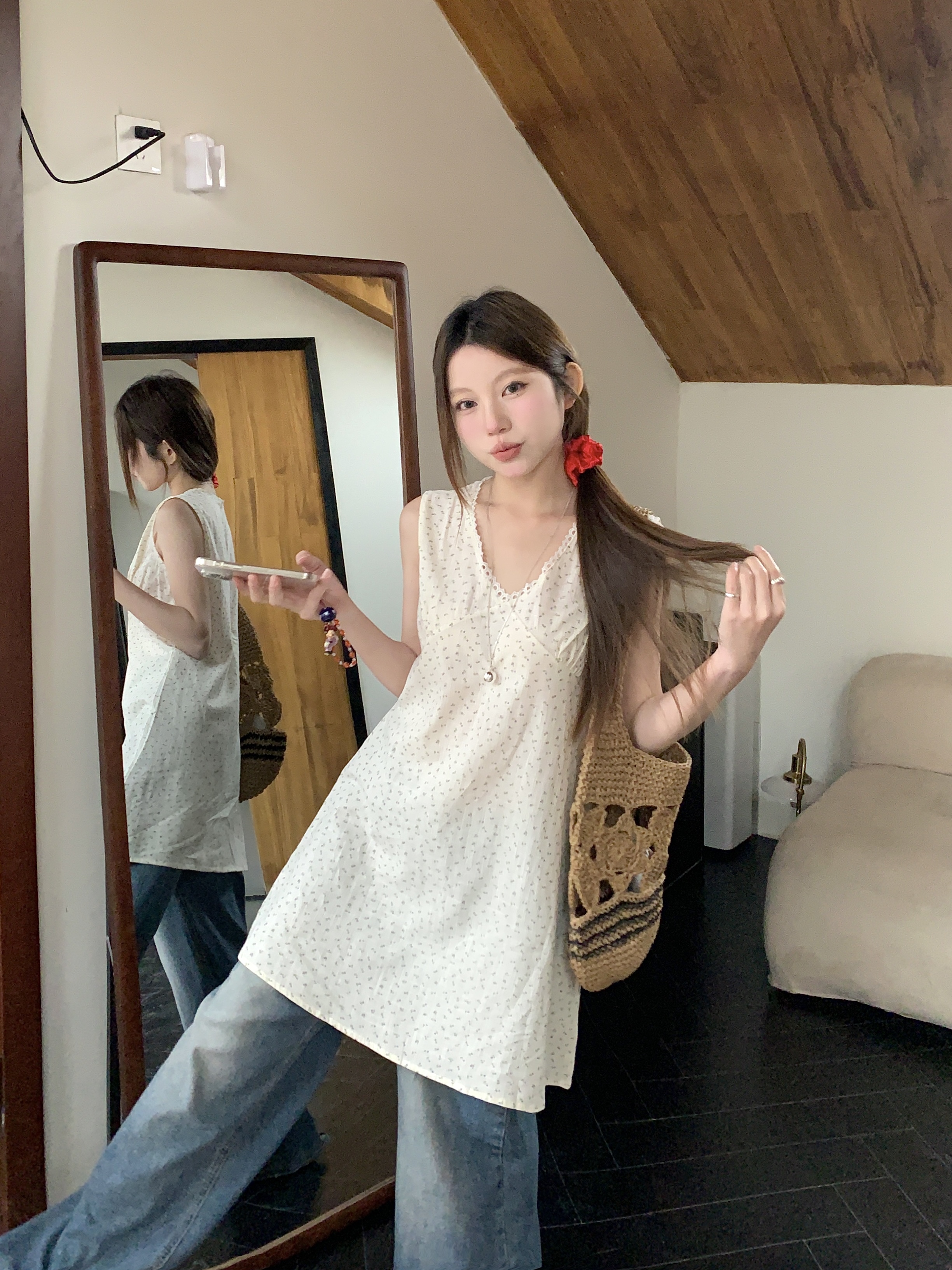 Real shot of new sexy V-neck slim and versatile sleeveless vest skirt French fashion temperament dress