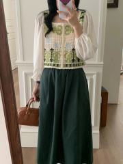 Design sense of niche square collar summer retro sweet age-reducing hollow floral knitted French top for women