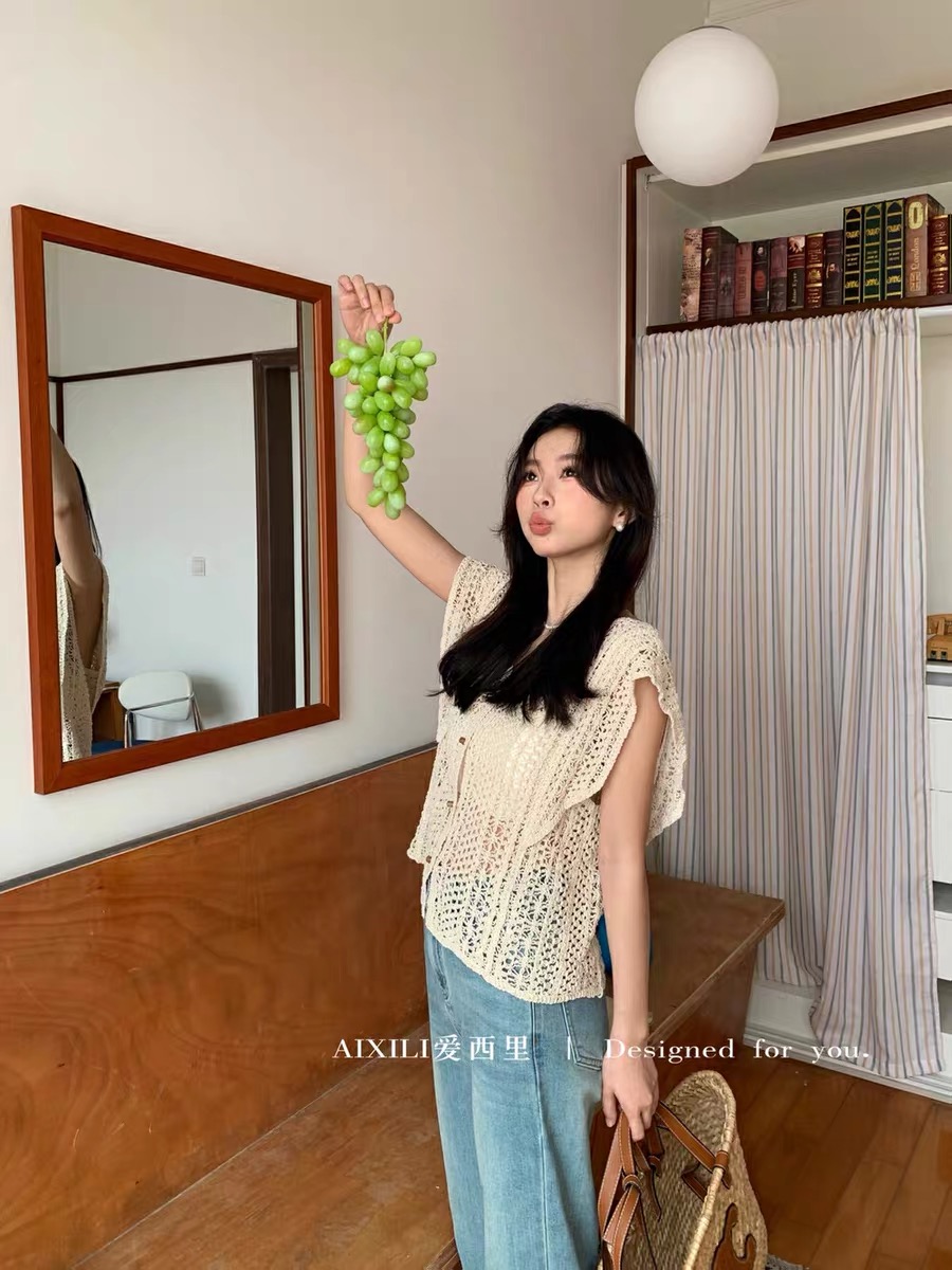 Aixili summer new Korean knitted hollow sweater vest top design niche sleeveless vest