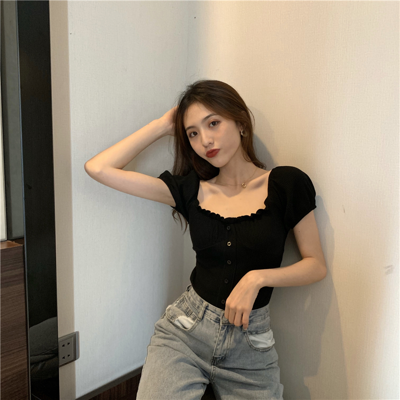 Real shot of a one-shoulder T-shirt, Hong Kong style V-neck tight sexy short-sleeved top, sweet and slim temperament, revealing collarbone