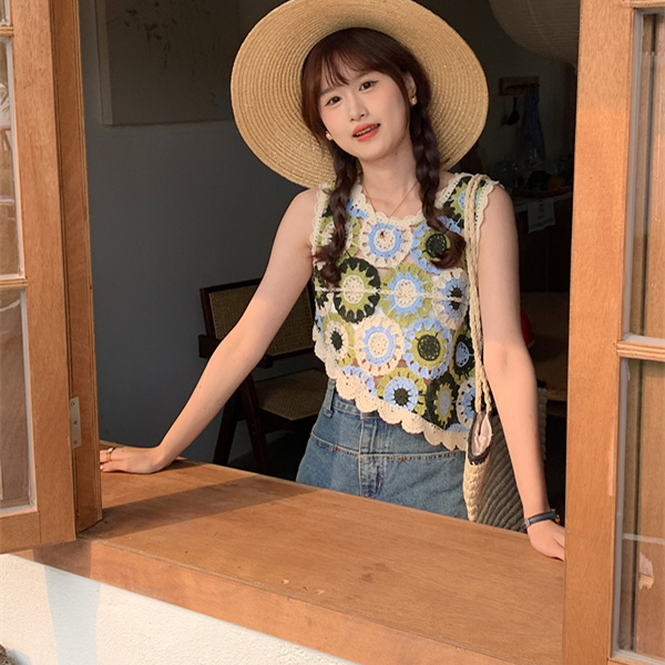 Retro hollow vest for women's oblique hem design niche embroidered sleeveless vest