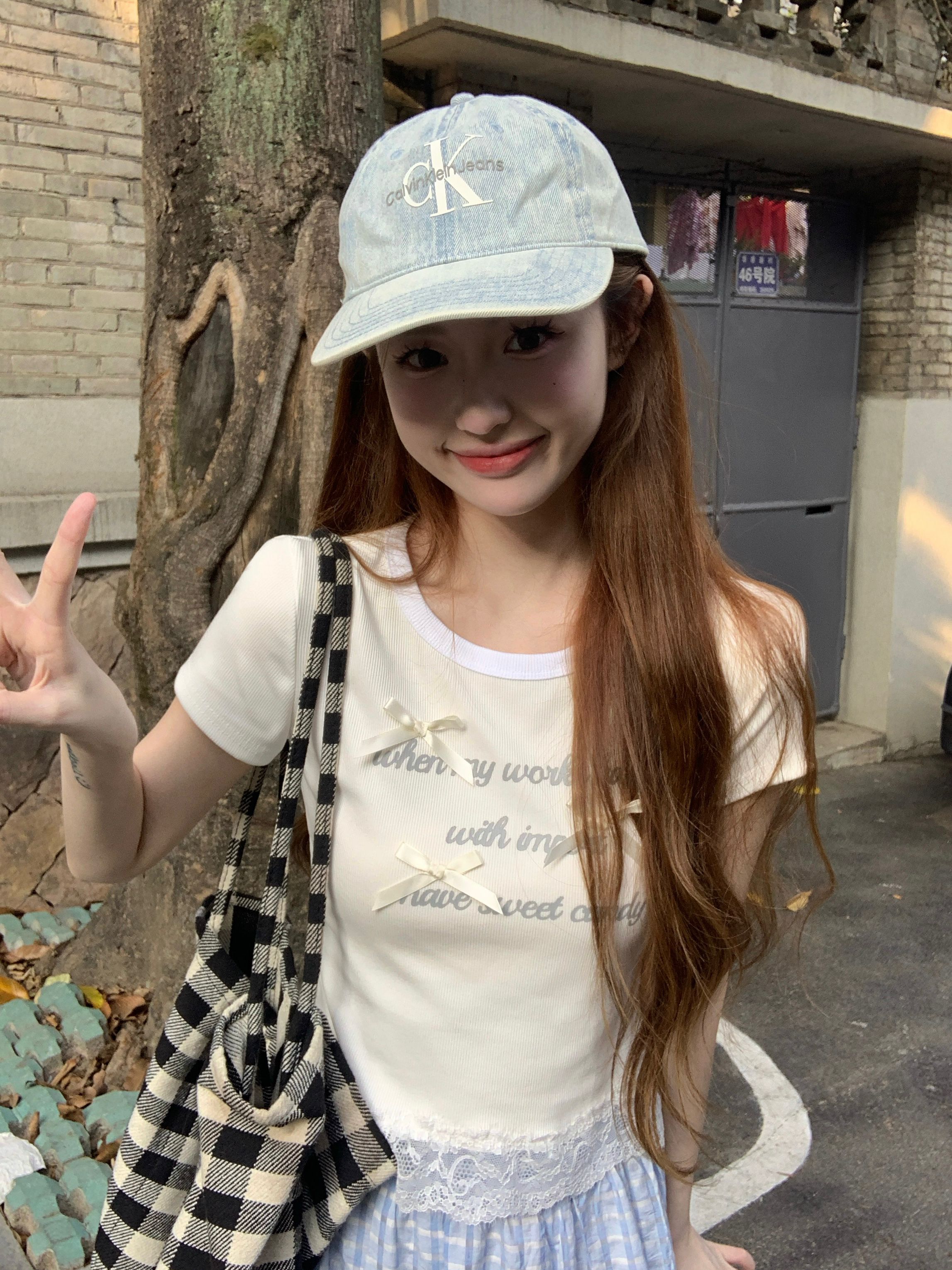 Real photo of women's short-sleeved T-shirt with bows and short slim and slim body 2025 summer new pure sweet girl hot girl short slim body styling