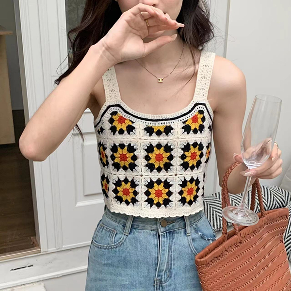 New summer knitted hollow embroidery small flower splicing contrasting color suspender vest for women