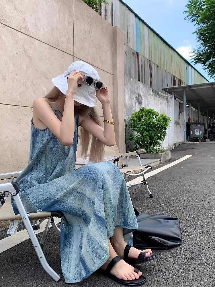 High-end, niche design, tie-dye, elegant, off-the-shoulder dress for women, summer, loose, lazy style, long skirt for seaside vacation 