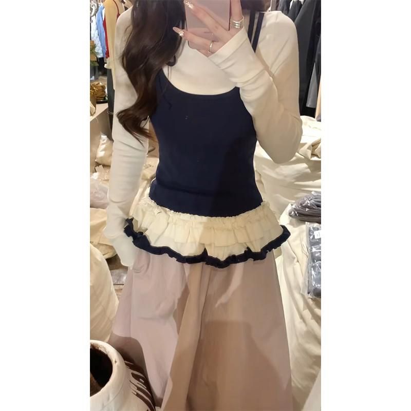 Korean fake two-piece lace spliced ​​long-sleeved T-shirt for women in autumn and winter new style unique and slim base top