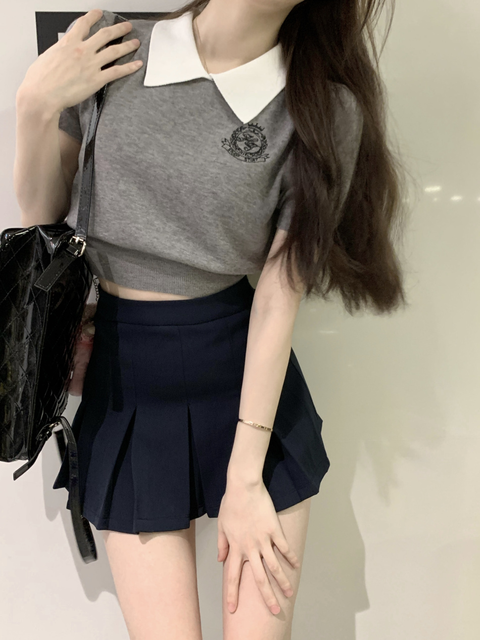 College style embroidered short sweater top