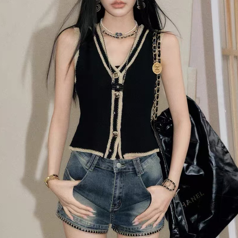 Fashionable knitted cardigan vest for women in spring and summer 2025 new retro layered vest top