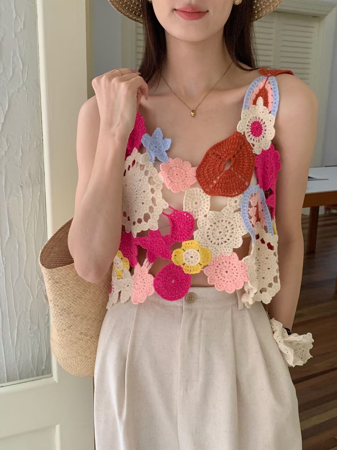 Dopamine wear suspender vest new summer wear hollow hook flower short top
