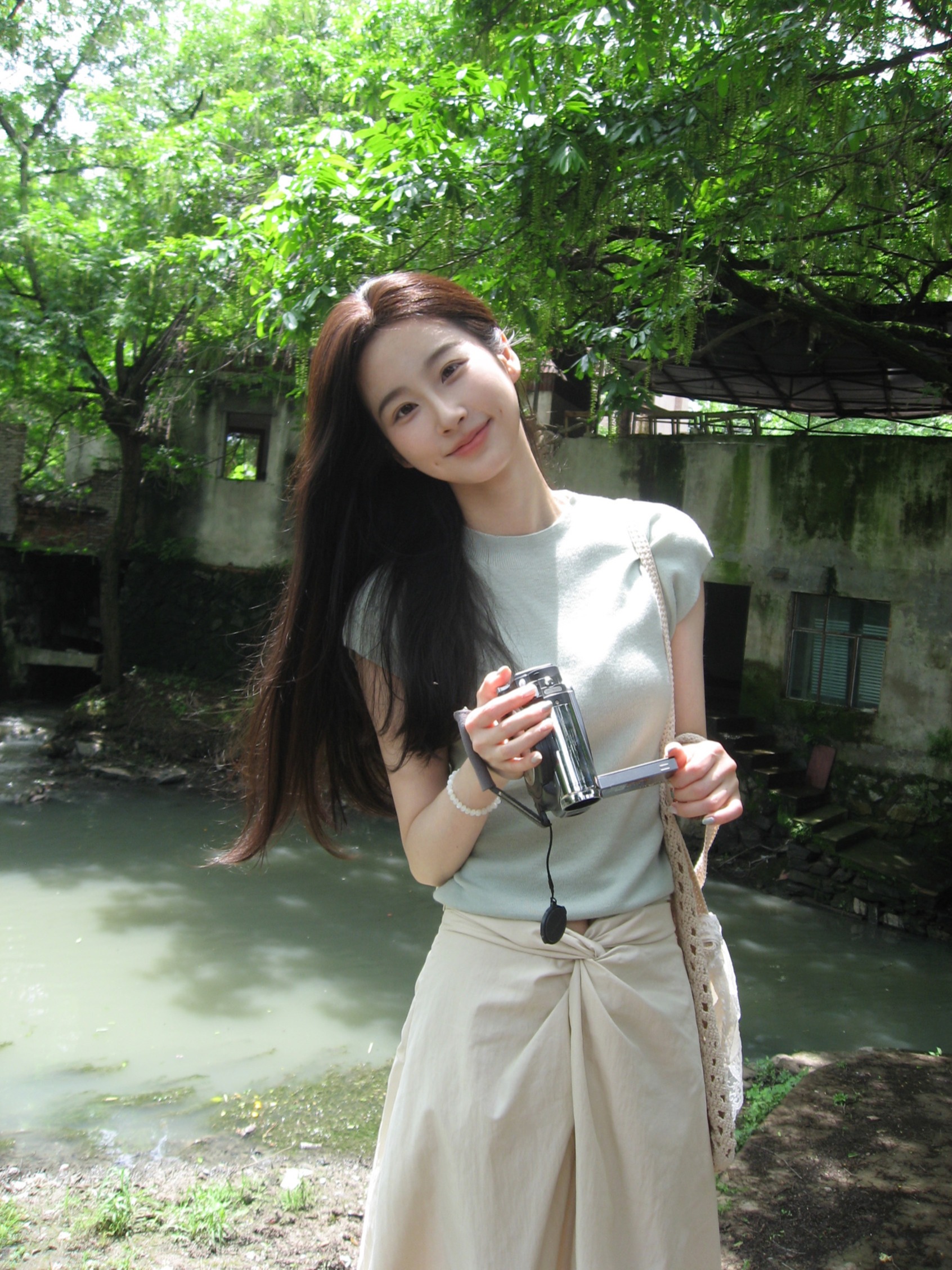 Real shot~ Summer new ice silk knitted slim short-sleeved T-shirt design top + kink skirt suit