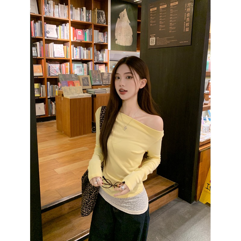 Korean sweet lace splicing design sense one-length shoulder long-sleeved T-shirt for women in autumn hot girls waist top