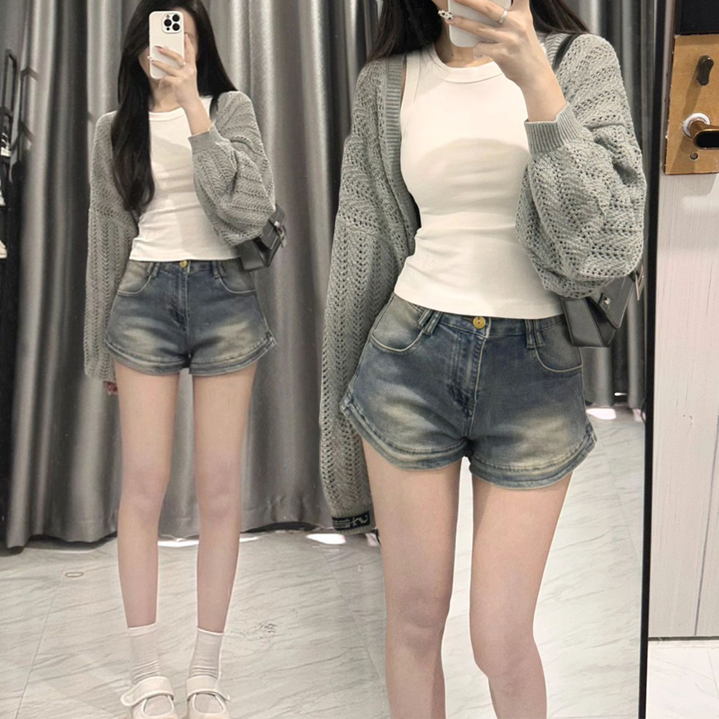American retro hot girl denim shorts for women, small, spring and summer, old high waist straight slimming A-line wide-leg hot pants