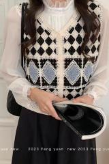 Small fragrance style hook flower hollow loose contrasting vest retro ethnic style knitted vest for women in summer new style layering trend