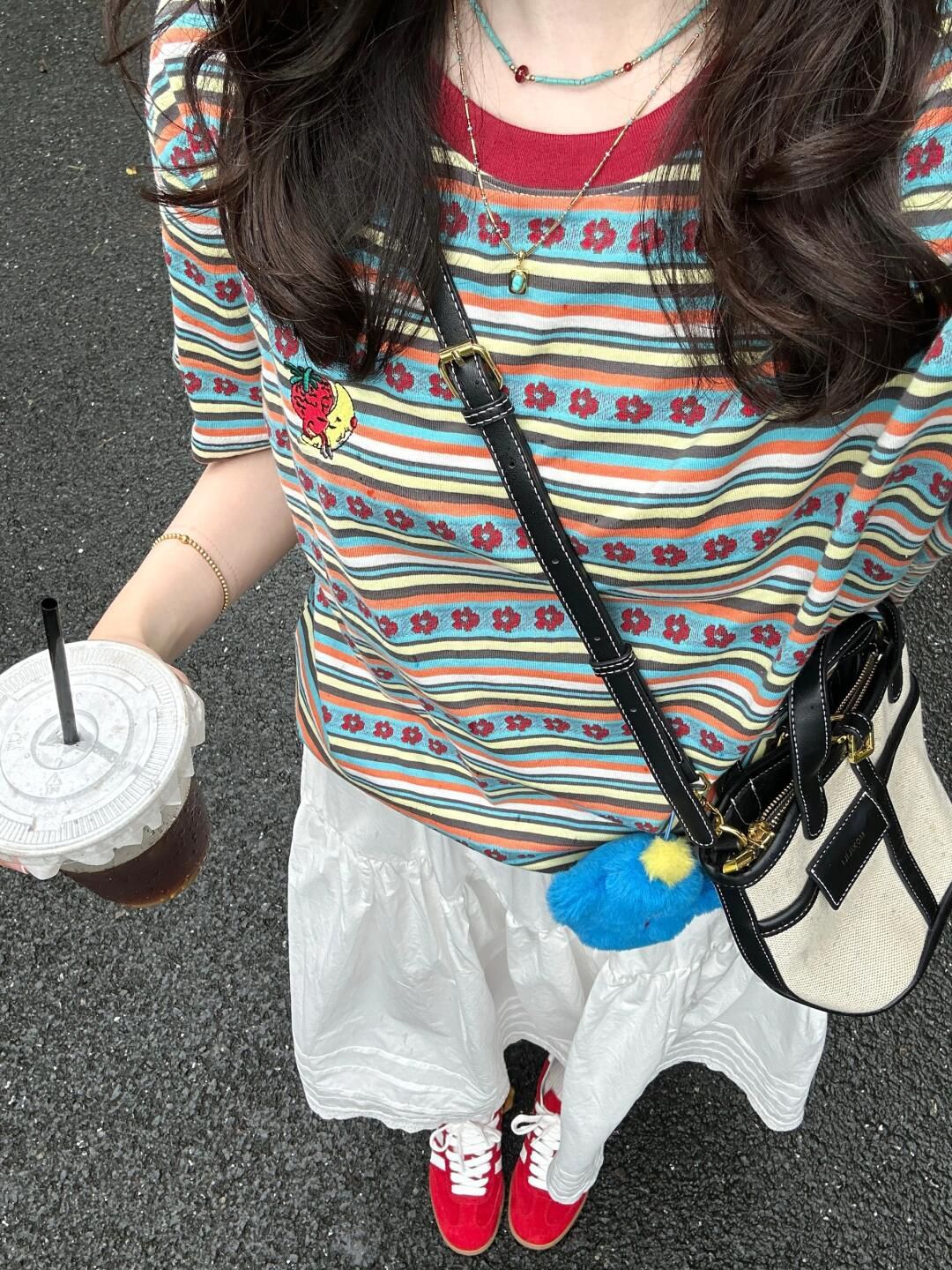 彩色條紋刺繡短袖t恤衫女夏季2025新款設計感正肩半袖多巴胺上衣