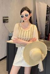 Design sense spliced ​​hook-and-flower hollow sweater for women in summer vacation style dressing chic short shirt top