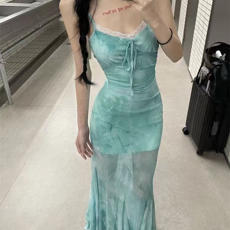 微胖大碼小眾蕾絲邊拼接設計感吊帶裙女夏季新款修身顯瘦魚尾長裙