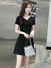 赫本風短袖小黑裙連衣裙2025新款大碼女夏季收腰氣質短款黑色裙子