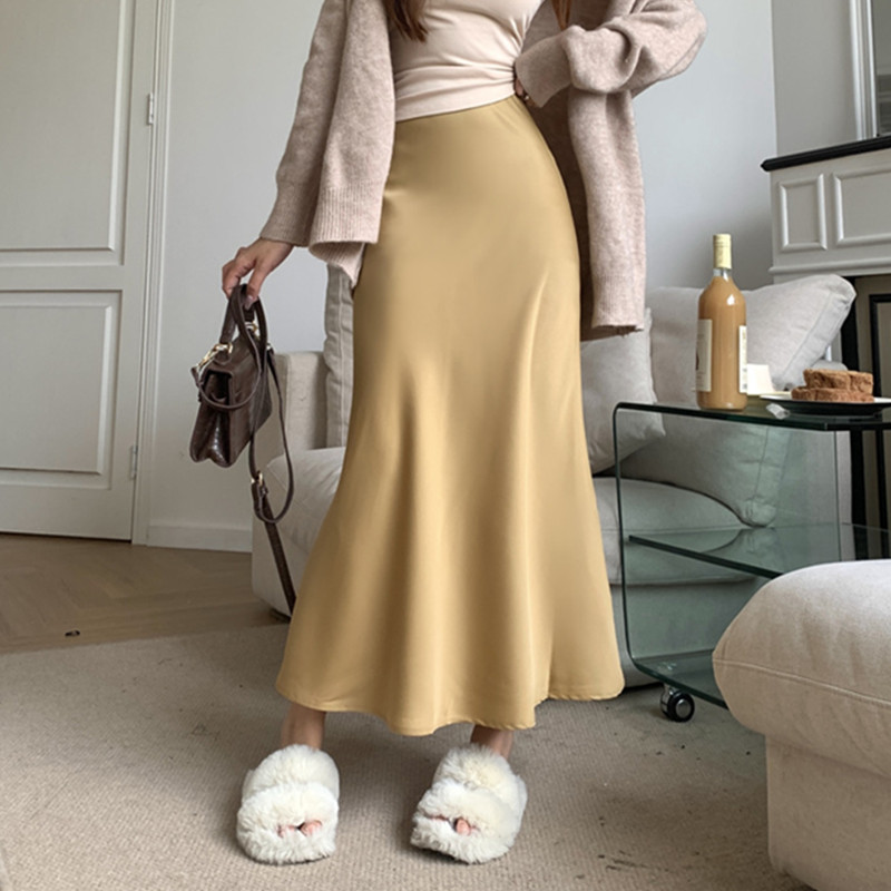 Real shot, high-end French acetic acid satin fishtail skirt, spring and summer retro drooping hip-packing long skirt