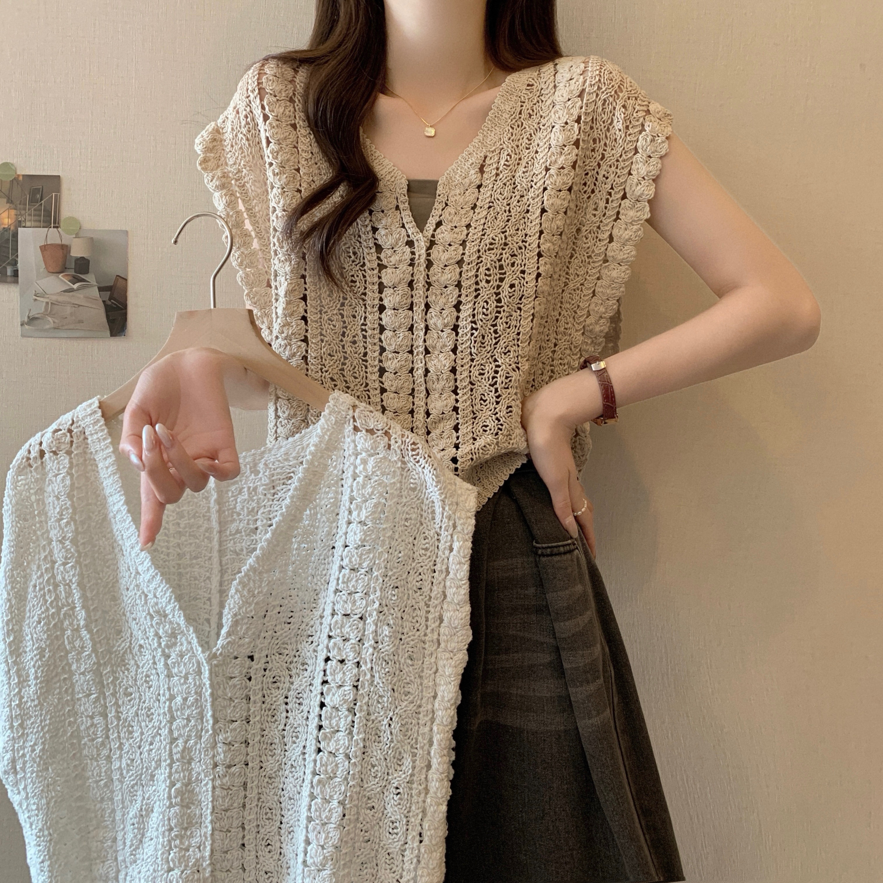 Real shot of the new pastoral French design knitted sleeveless top
