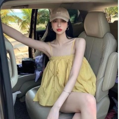 小吊帶寬鬆背心女外穿可愛小清新夏季新款無袖露肩抹胸上衣