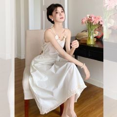 新款法式鏤空露腰掛脖吊帶連衣裙系帶收腰顯瘦流蘇長裙