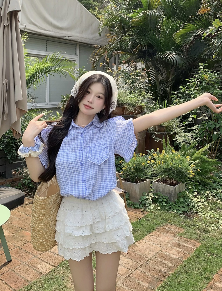 Real-life design-looking small person with age-reducing plaid shirt versatile short-sleeved top