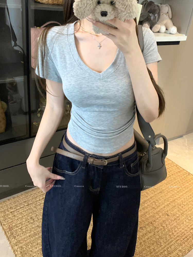 Real shot V-neck short style, pure and sexy short-sleeved T-sweet top