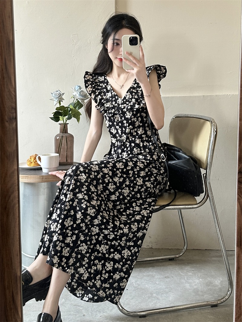 French floral suspender skirt women's tea break skirt summer 2025 new small flying sleeve temperament long skirt dress