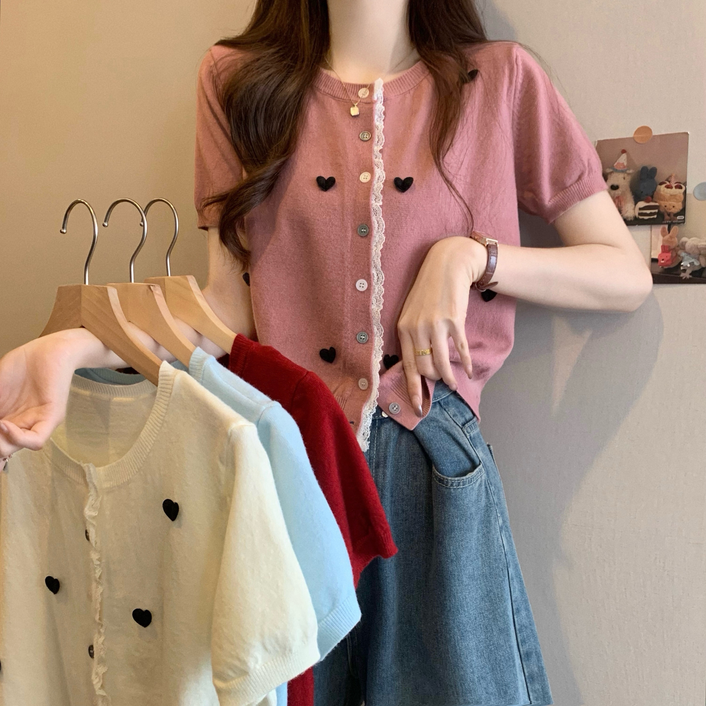 Real shot of the new French design touch love spliced ​​lace short-sleeved knitted sweater