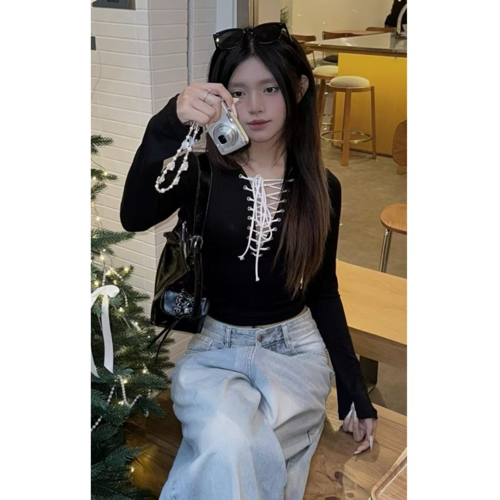 純欲風辣妹鏤空綁帶設計感長袖上衣女低V領小心機修身顯瘦打底衫