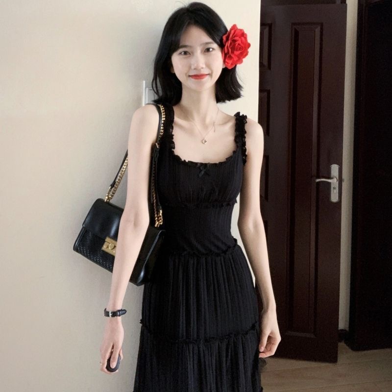 2025 Korean summer new long black Hepburn style slim slim suspender dress for women