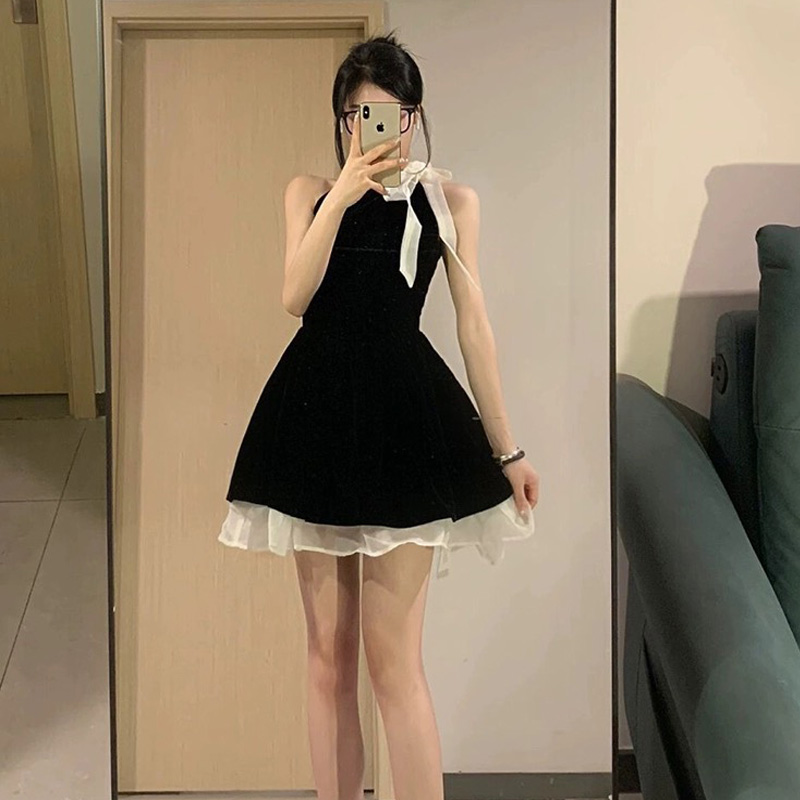French bow black sleeveless halter neck dress for women summer 2025 new small person high-end temperament short skirt