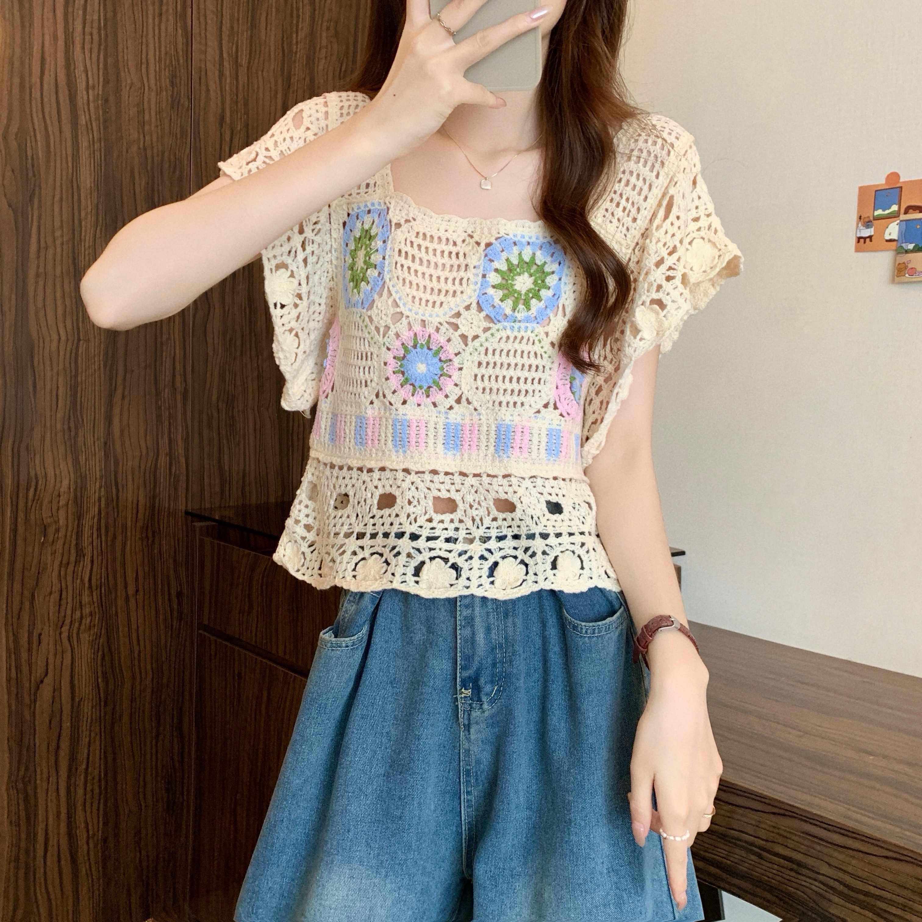 Real shot of the new Korean style design color-blocked hook flower hollow short-sleeved pullover top