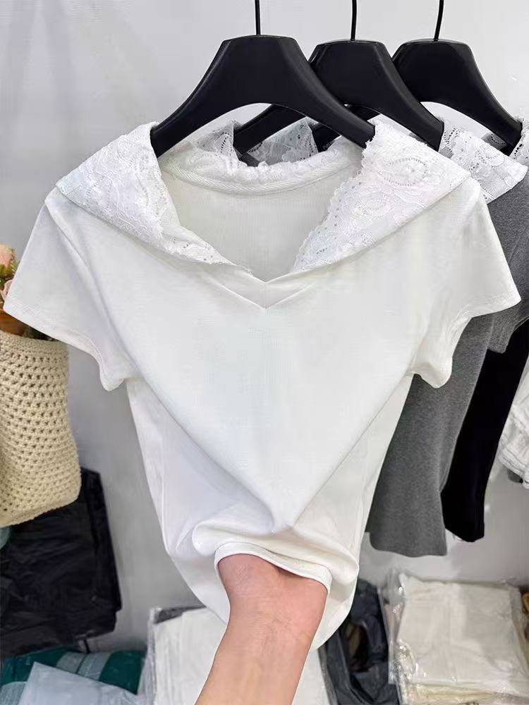 Design-sensing short-sleeved T-shirt for women with hooded inner 2025 spring and summer new lace splicing base shirt slim body style