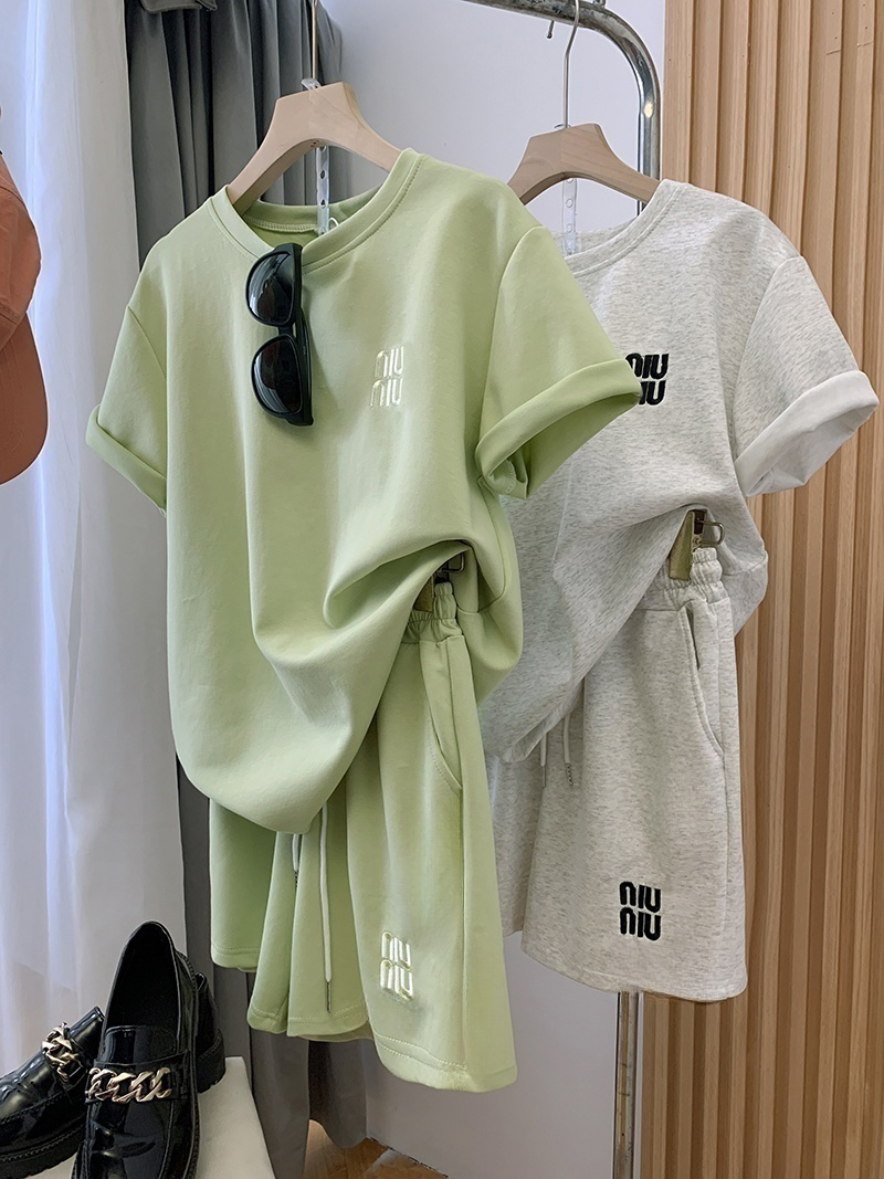 仿棉刺繡夏季休閒套裝女運動外穿百搭顯瘦短褲短袖兩件套