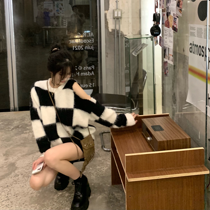 JMSHOP 陷入棋局 棋盤格毛衣2025早秋新款不規則寬鬆套頭露肩上衣