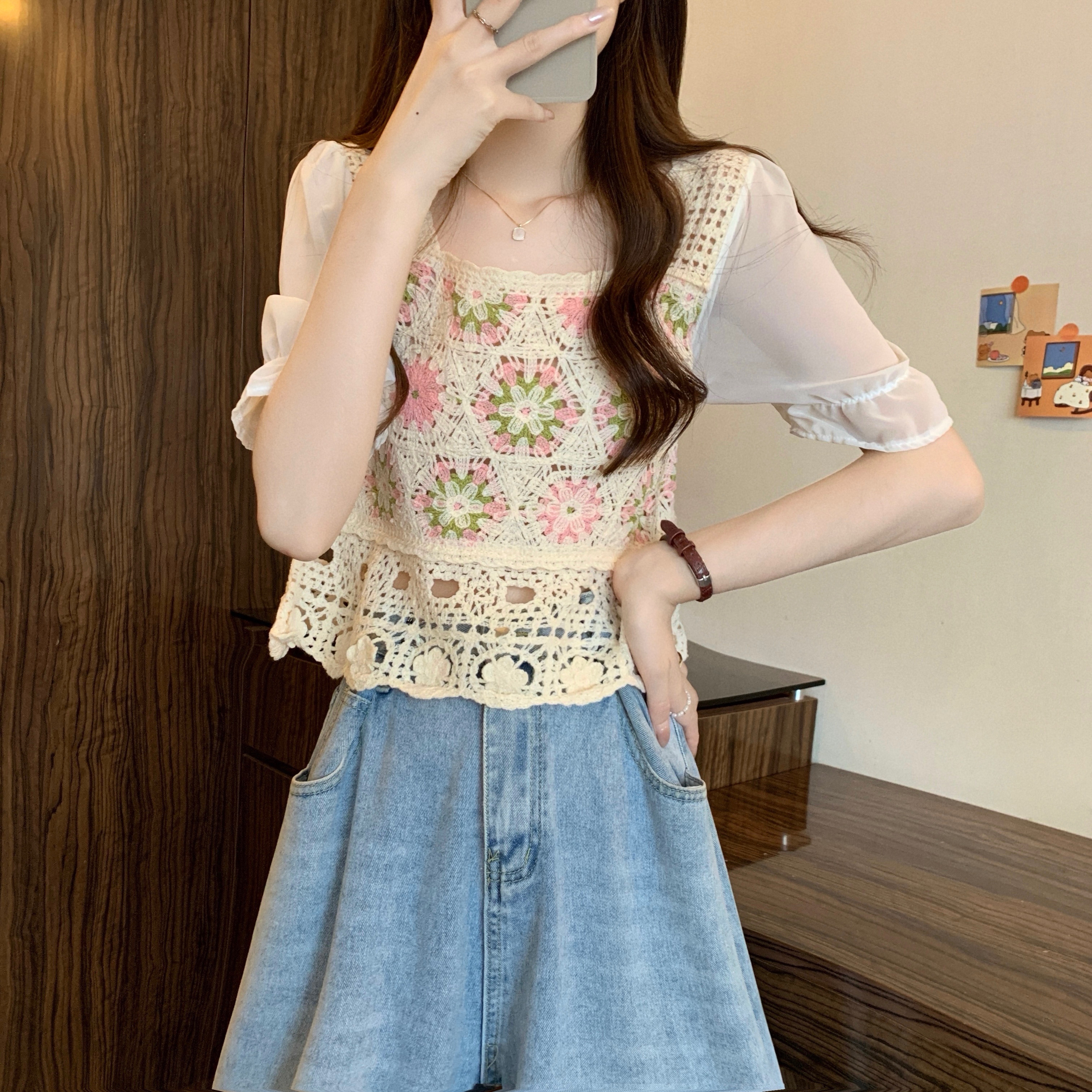 Real shot of the new Korean style design color-blocked hook flower hollow short-sleeved pullover top