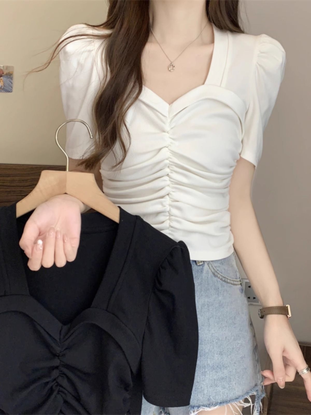 法式方領泡泡袖T恤女夏季短款修身鎖骨收腰小個子正肩多巴胺上衣