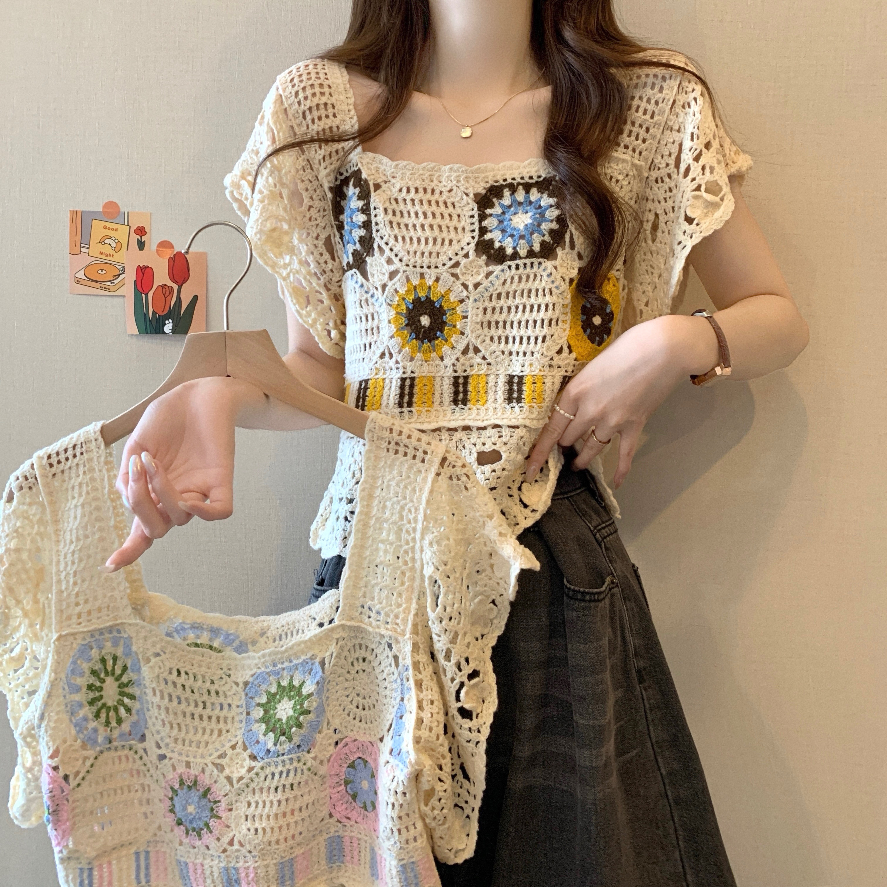 Real shot of the new Korean style design color-blocked hook flower hollow short-sleeved pullover top