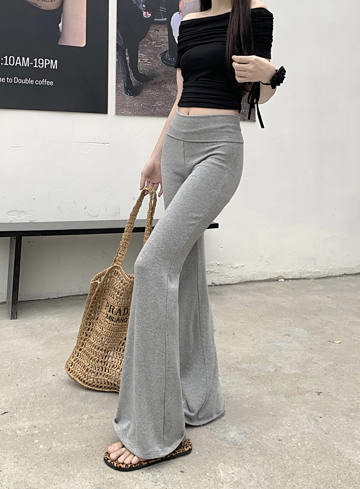 Real shot of gray high-waisted slightly flared casual pants, slimming and elastic drooping casual pants