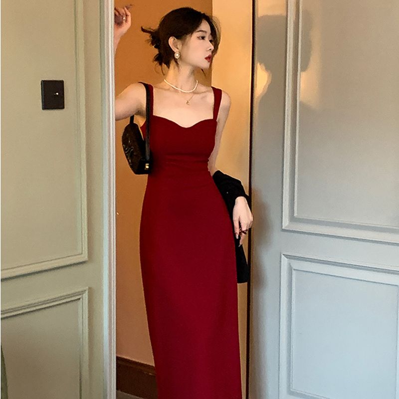 Gentle style sexy red suspender dress for women in summer slim figure long skirt with backrest and waistband hip skirt