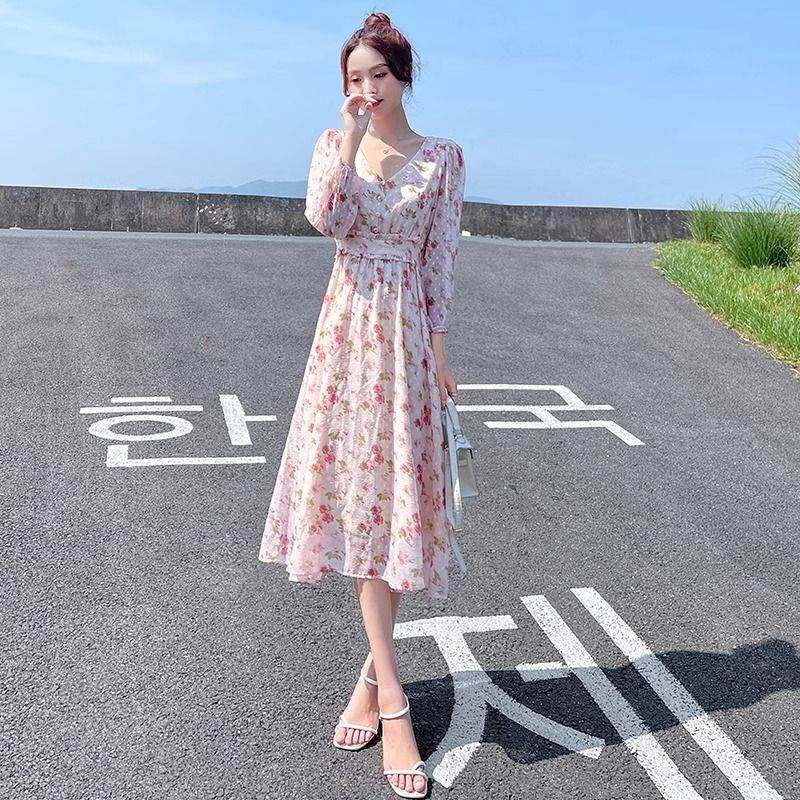 V領碎花長袖連衣裙女夏季2025年氣質減齡收腰顯瘦長裙