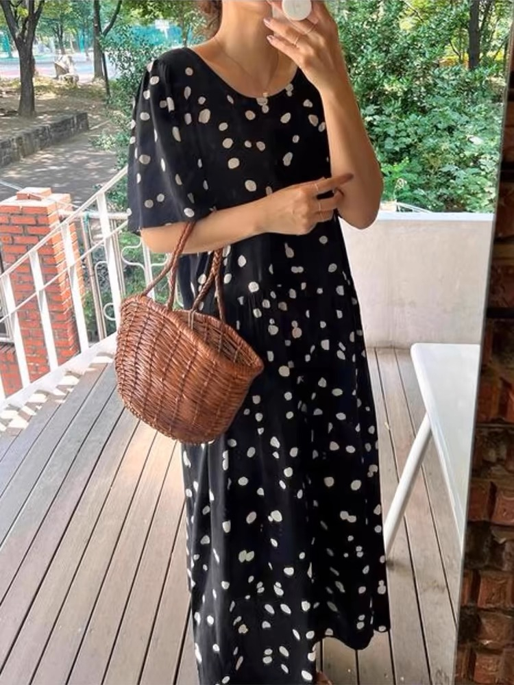 Korean chic summer retro age-reducing round neck loose casual spliced ​​pleated contrasting color polka dot short-sleeved dress for women